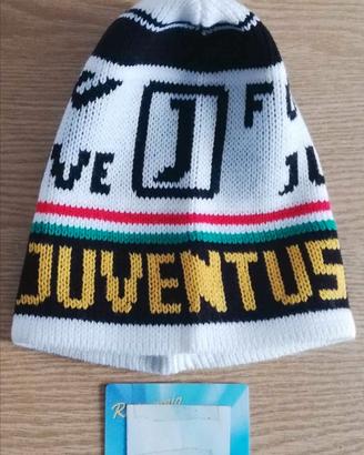 Cappellino Juve vintage anni 80 di lana mai usato