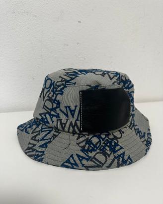 Cappello da pescatore asimmetrico JW Anderson