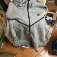 Stock felpe nike tech grigie