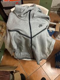 Stock felpe nike tech grigie