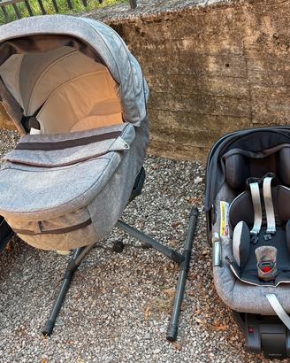 Trio Inglesina Aptica completo + Isofix e accessor