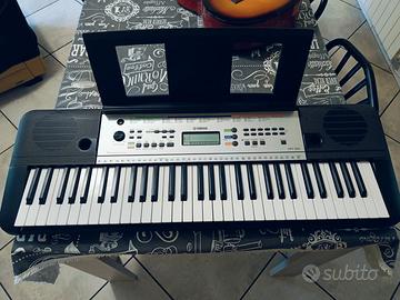 pianola elettronica con alimentatore Yamaha 