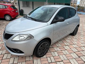 Lancia Ypsilon 1.2 69 CV 5 porte GPL Ecochic Plati