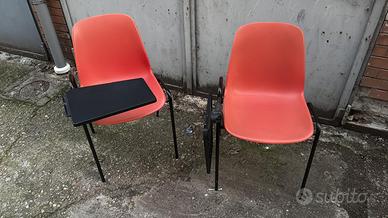 Coppia di sedie conferenza con tavoletta scrittoio