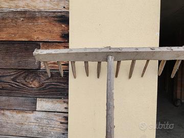 rastrelli, seggiolone, macina pietra 