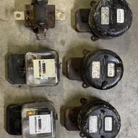Contatori elettrici antichi/vintage di varie età