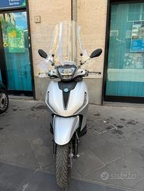 Beverly 400 s grigio cometa