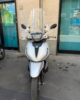 Beverly 400 s grigio cometa