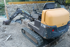 MiniEscavatore ec15b volvo