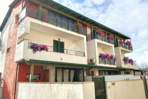 VILLA A SCHIERA A MANOCALZATI
