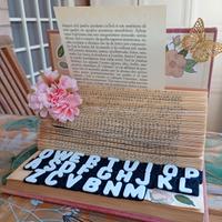 Libro decorativo trasformato in macchina da scri..