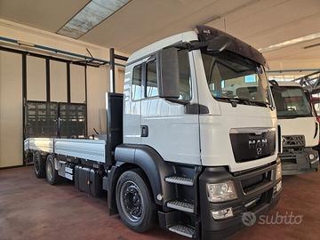 MAN TGS 26.320 6x2 - Pianale con rampe