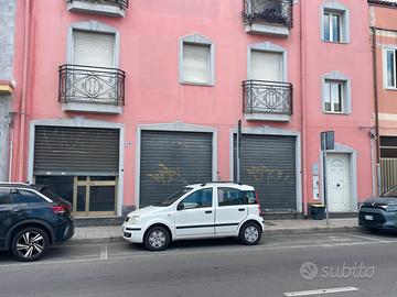 Via del Canneto luminoso ufficio/negozio, 3vetrine