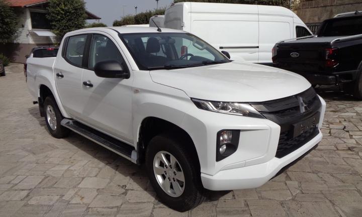 MITSUBISHI L200 2300 D DOUBLE CAB 4x4 CARPLAY IT