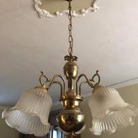 Lampadario vintage con tre fiori in vetro