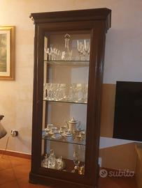 Cristalliera in noce