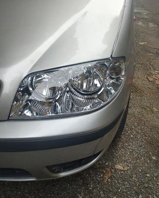 Fari fiat punto