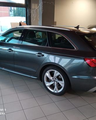 Audi A4 Avant 2.0 TDI/136 CV 30 S tronic S line ed