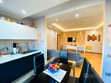 PRIVATO VENDE: Ultimo Piano Esclusivo tra Tecnolog