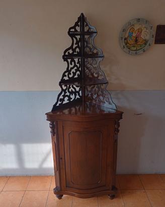 Angoliera antica in noce