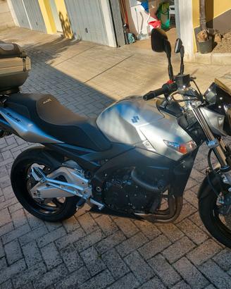 suzuki gsr 600