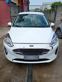 Ford Fiesta titanium ibrida 