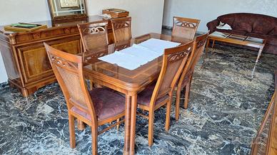 Tavolo e sedie in legno massello