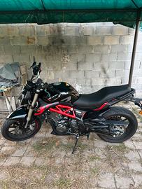 Moto Benelli 302s 2021