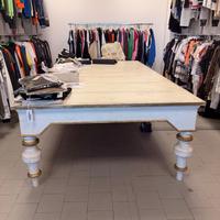 Grande tavolo vintage in legno
