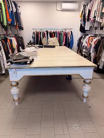 Grande tavolo vintage in legno