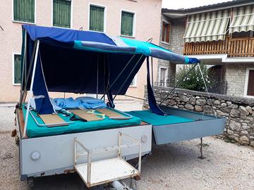 Cassone con Tenda per Campeggio