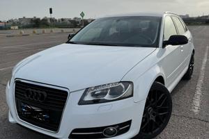 Audi A3 1.6 tdi 105 cv S tronic Ambition
