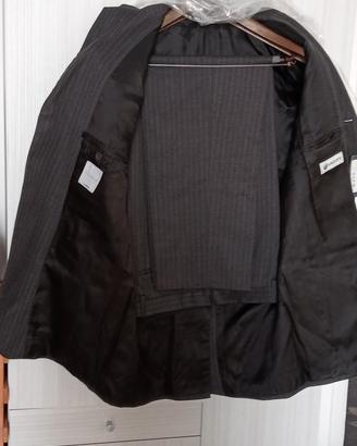 completo uomo vestito 