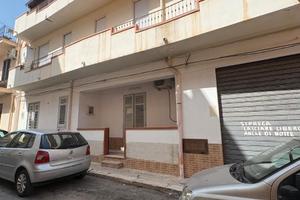 Piano terra con garage a pochi passi dal porto