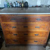 Cassettiera e piano in marmo