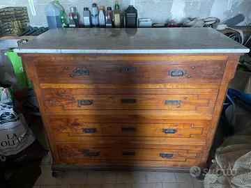 Cassettiera e piano in marmo