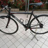 BICICLETTA DA CORSA MARCA SCOTT ADDICT R2