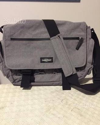 Borsa tracolla Eastpak per Laptot