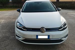 VOLKSWAGEN Golf 1.5 TGI DSG 130 cv executive BMT