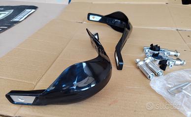 Paramani rinforzato per moto