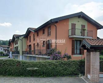 VILLETTA A SCHIERA CON GIARDINO!