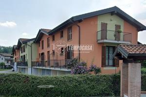 VILLETTA A SCHIERA CON GIARDINO!