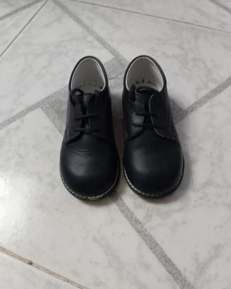 scarpe blu scuro lucide numero 24