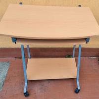 Tavolino porta PC con ruote
