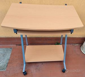 Tavolino porta PC con ruote