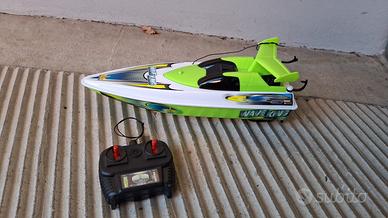 Modellino elettrico barca