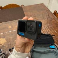 GoPro Hero 10 Black + accessori