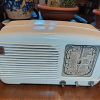 Radio a valvole da comodino