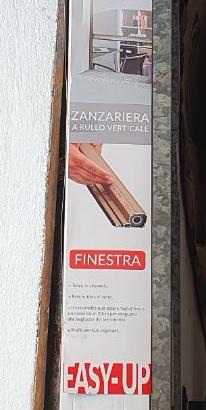 Zanzariera a Rullo Verticale Nuova  170x100 riduci