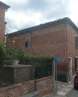 Villa intera con giardino
